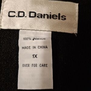 C.D. Daniels Women's Black Acrylic Crew Neck Sweater